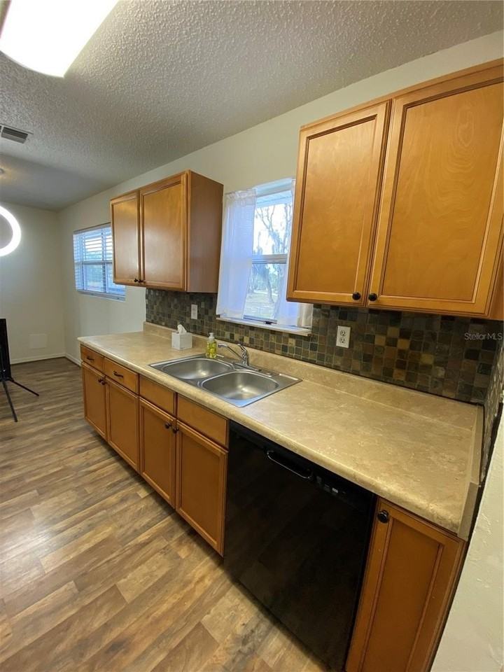 14183 Pomona Ave - Photo 3 of 17