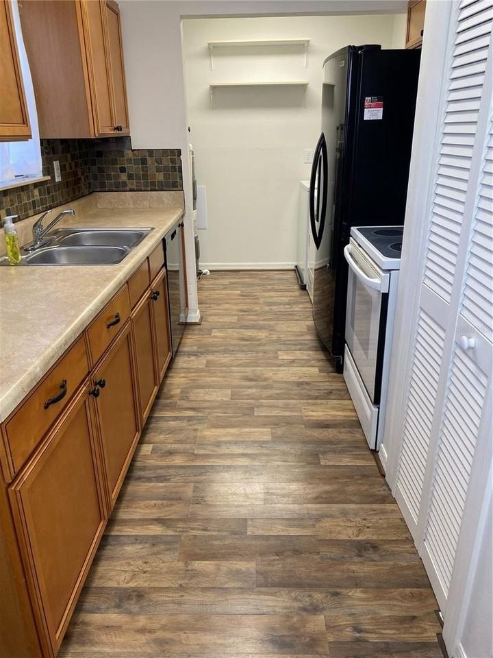 14183 Pomona Ave - Photo 4 of 17