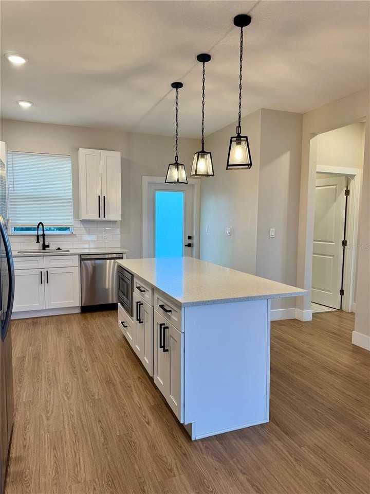 1516 59th St N - Photo 5 of 15