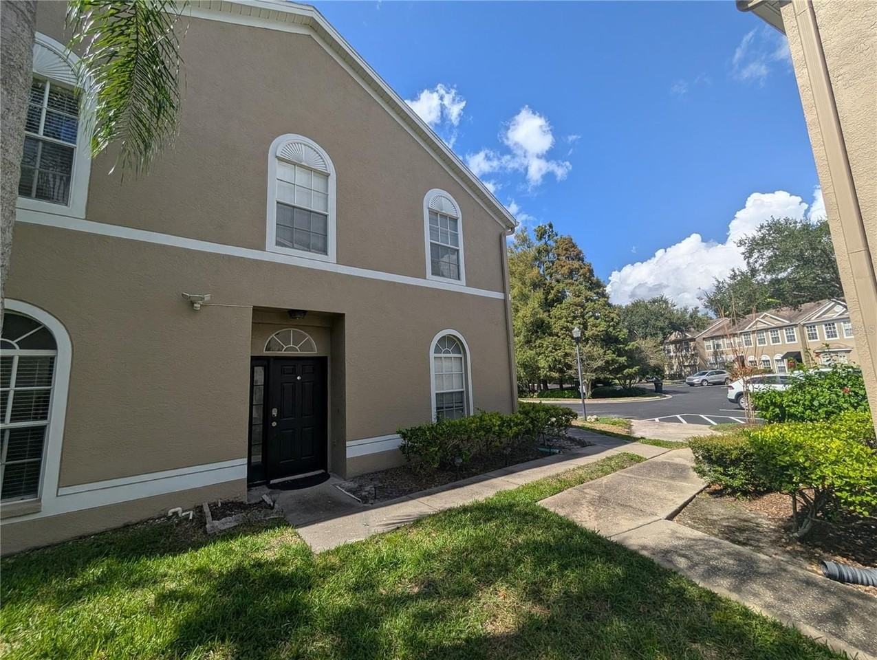 4321 Deermont Cir - Photo 5 of 48