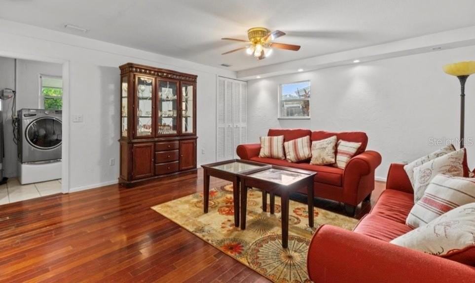 2516 Roberta St - Photo 7 of 15