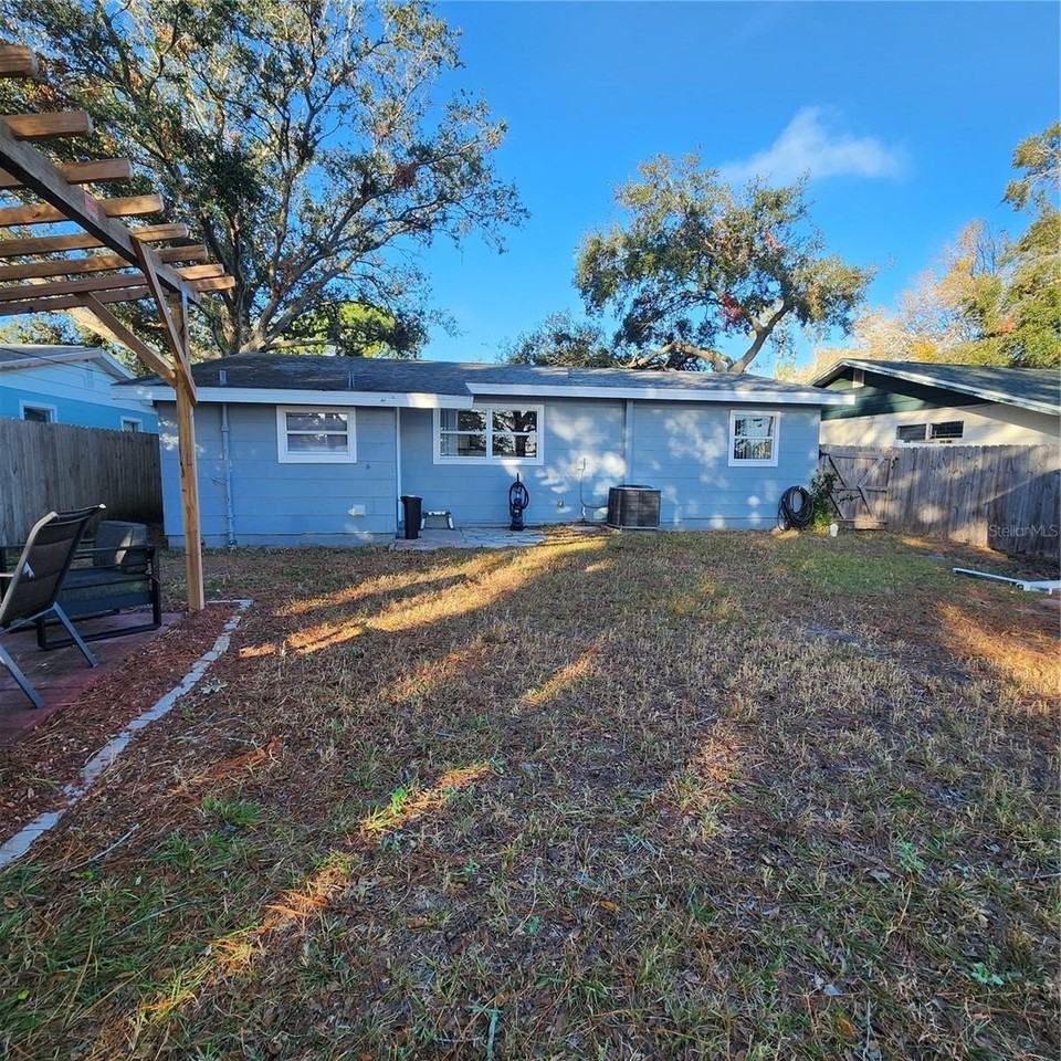 4407 73rd St N - Photo 2 of 15