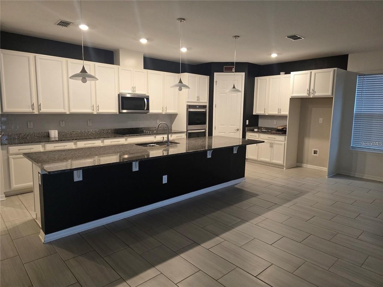 30517 Pecan Valley Loop - Photo 4 of 15