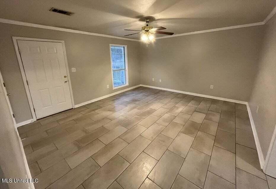 214 Carter St - Photo 2 of 12