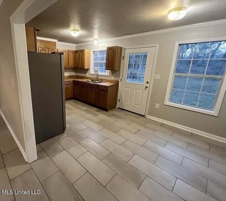 214 Carter St - Photo 3 of 12