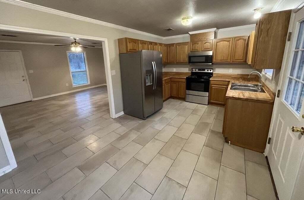 214 Carter St - Photo 5 of 12