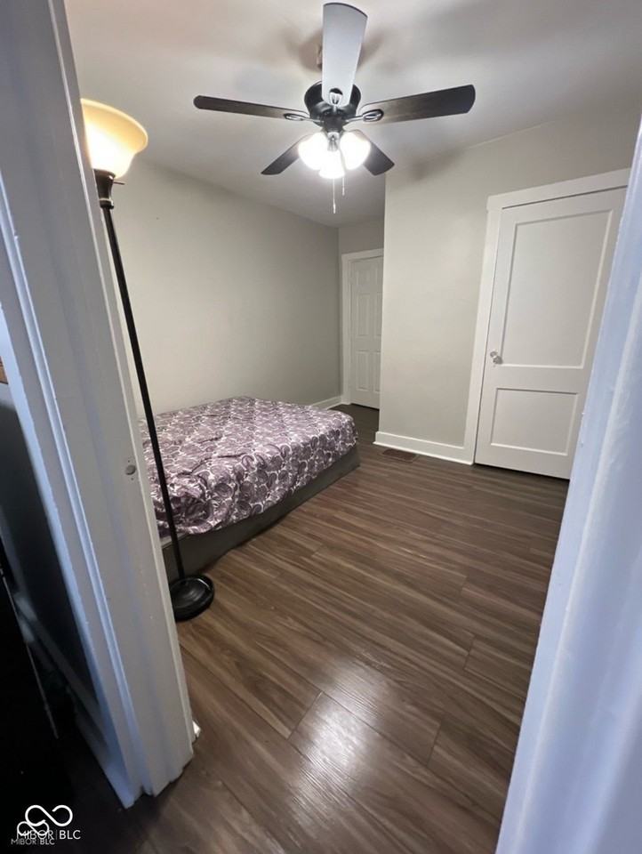 421 N State St - Photo 2 of 5