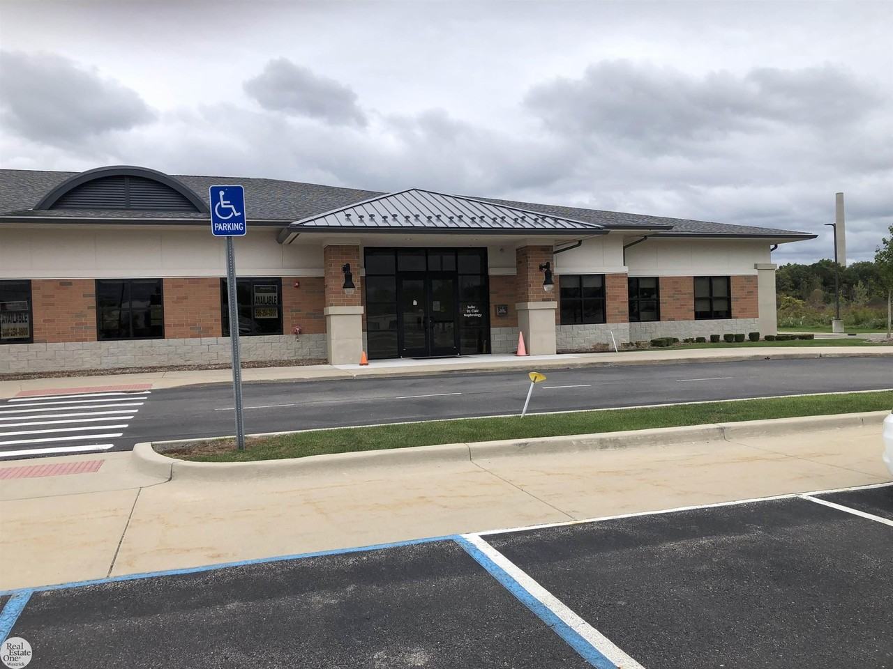 4180 Hospital Dr - Photo 3 of 13