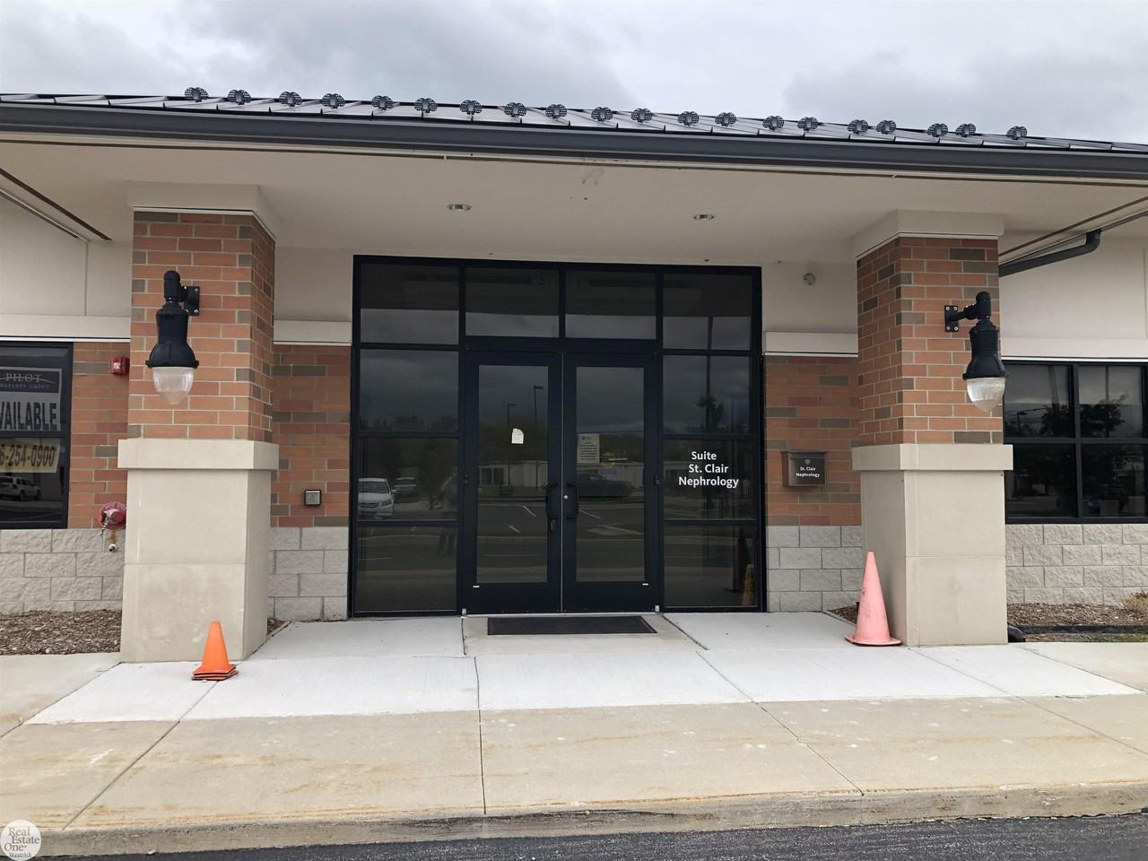 4180 Hospital Dr - Photo 4 of 13