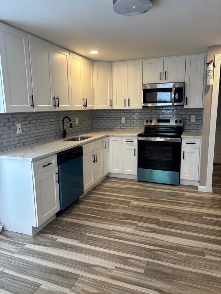 15 Mida Ct Unit 2a #2A - Photo 5 of 18