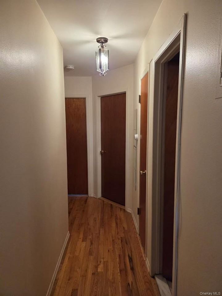 2329 120th St Unit 2 #2FL - Photo 2 of 8