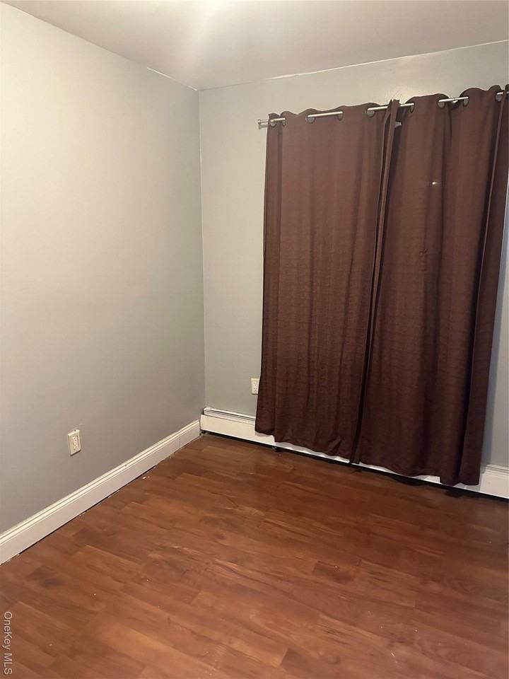 18011 146th Ave - Photo 4 of 9