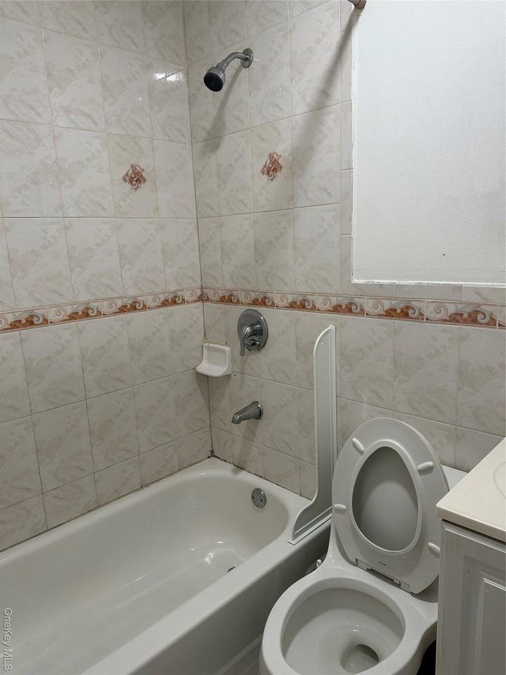 18011 146th Ave - Photo 7 of 9