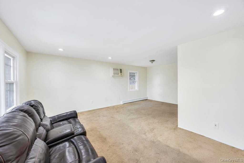 32 Lee Ave - Photo 7 of 16