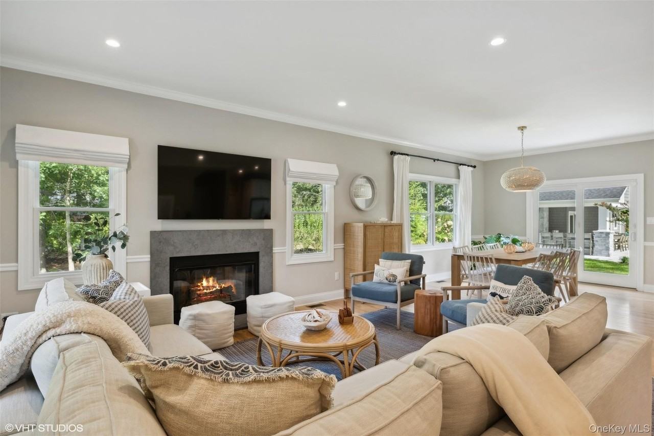 935 Corey Creek Ln - Photo 4 of 24