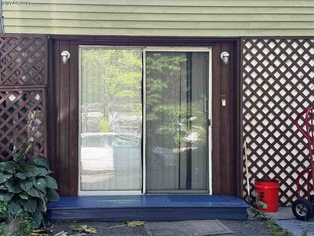 24 Chestnut Ln - Photo 2 of 10