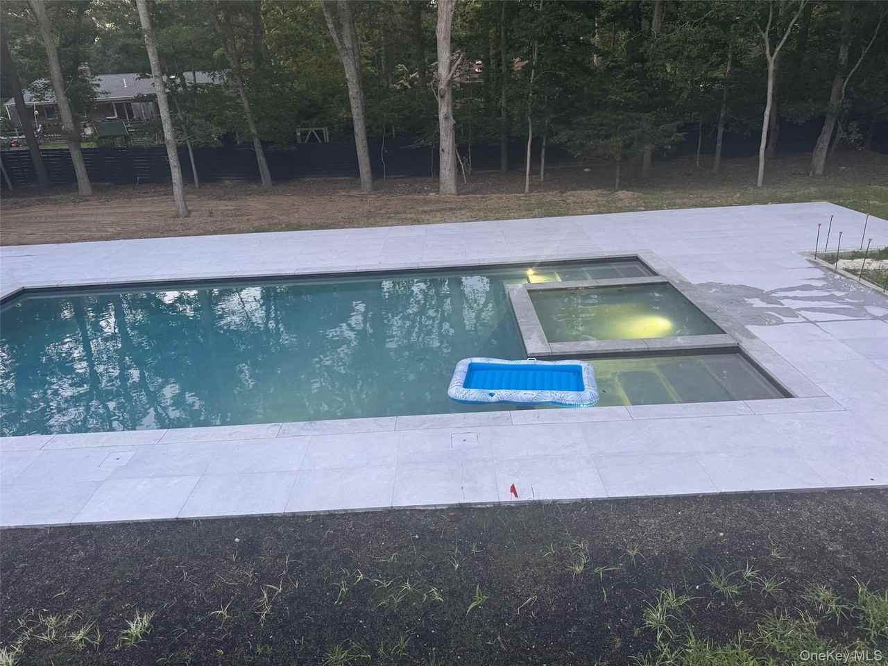 129 Woodbine Dr - Photo 2 of 35