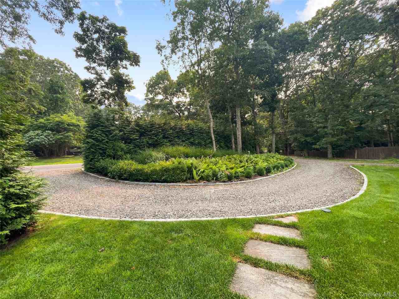 129 Woodbine Dr - Photo 5 of 35