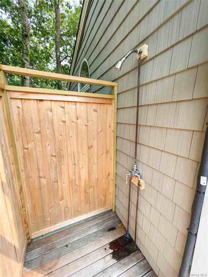 129 Woodbine Dr - Photo 7 of 35