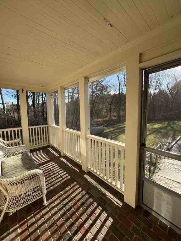 338R Maple St - Photo 2 of 11