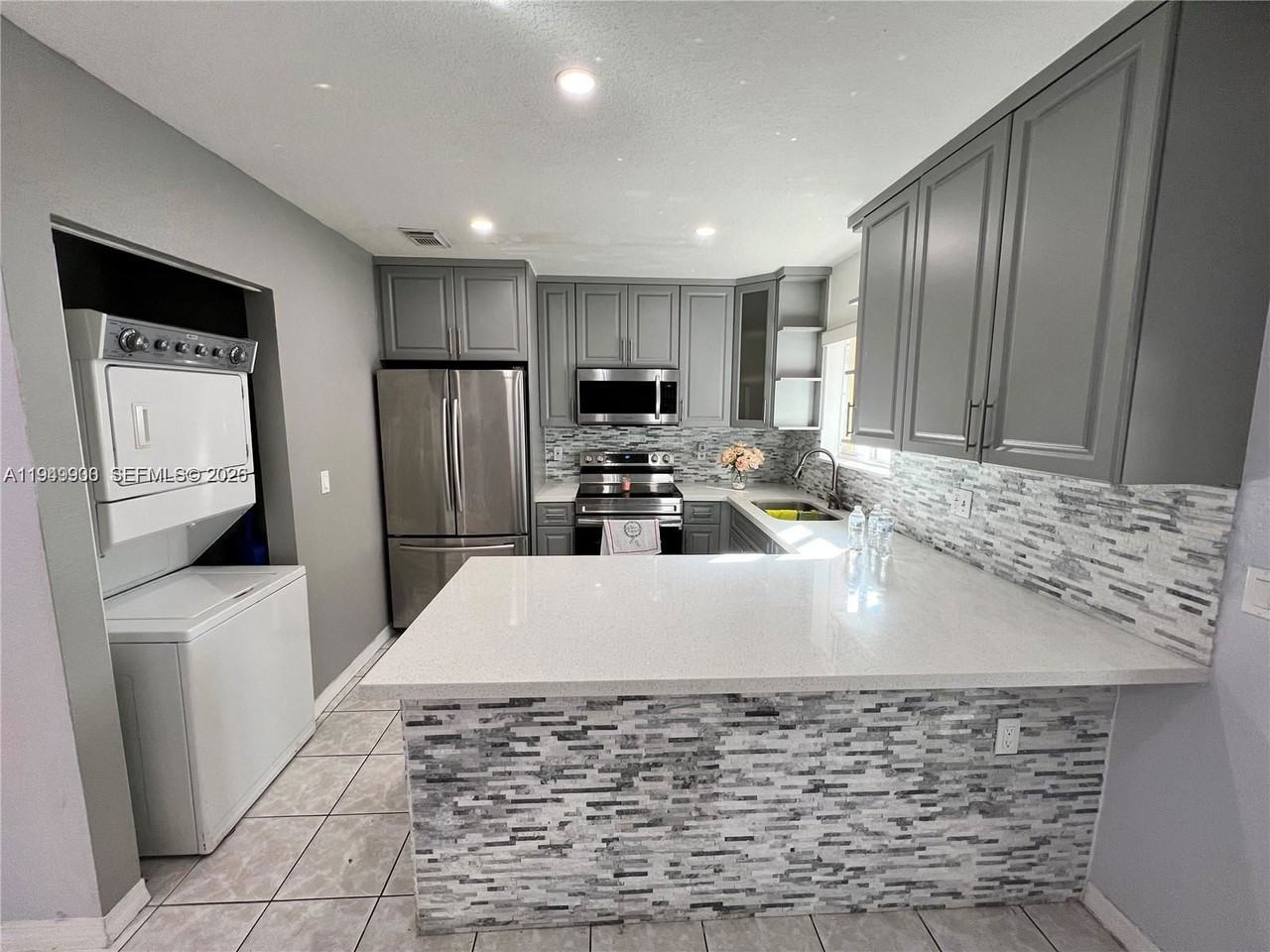 10644 Nw 87th Ave - Photo 2 of 8