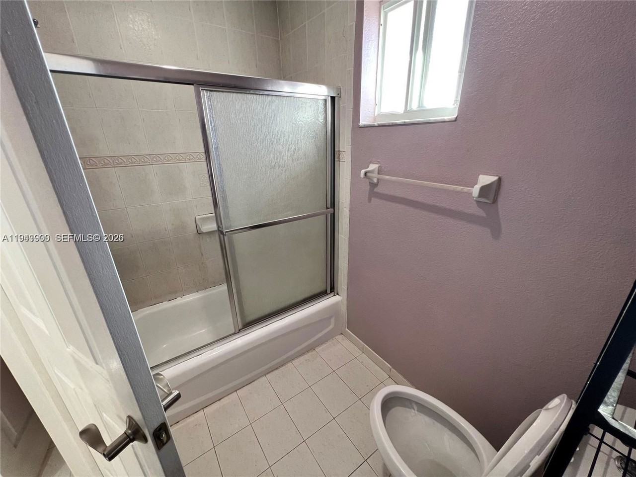 10644 Nw 87th Ave - Photo 5 of 8