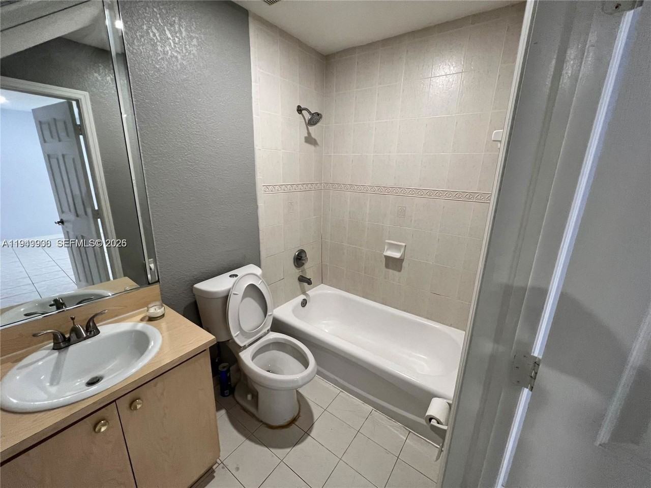 10644 Nw 87th Ave - Photo 7 of 8