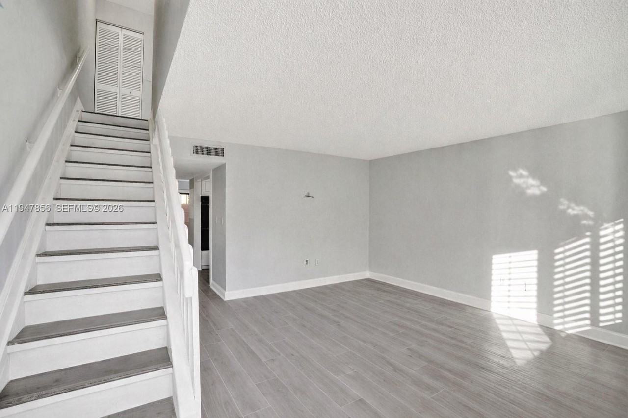 10102 Sw 77th Ct #10102 - Photo 3 of 8