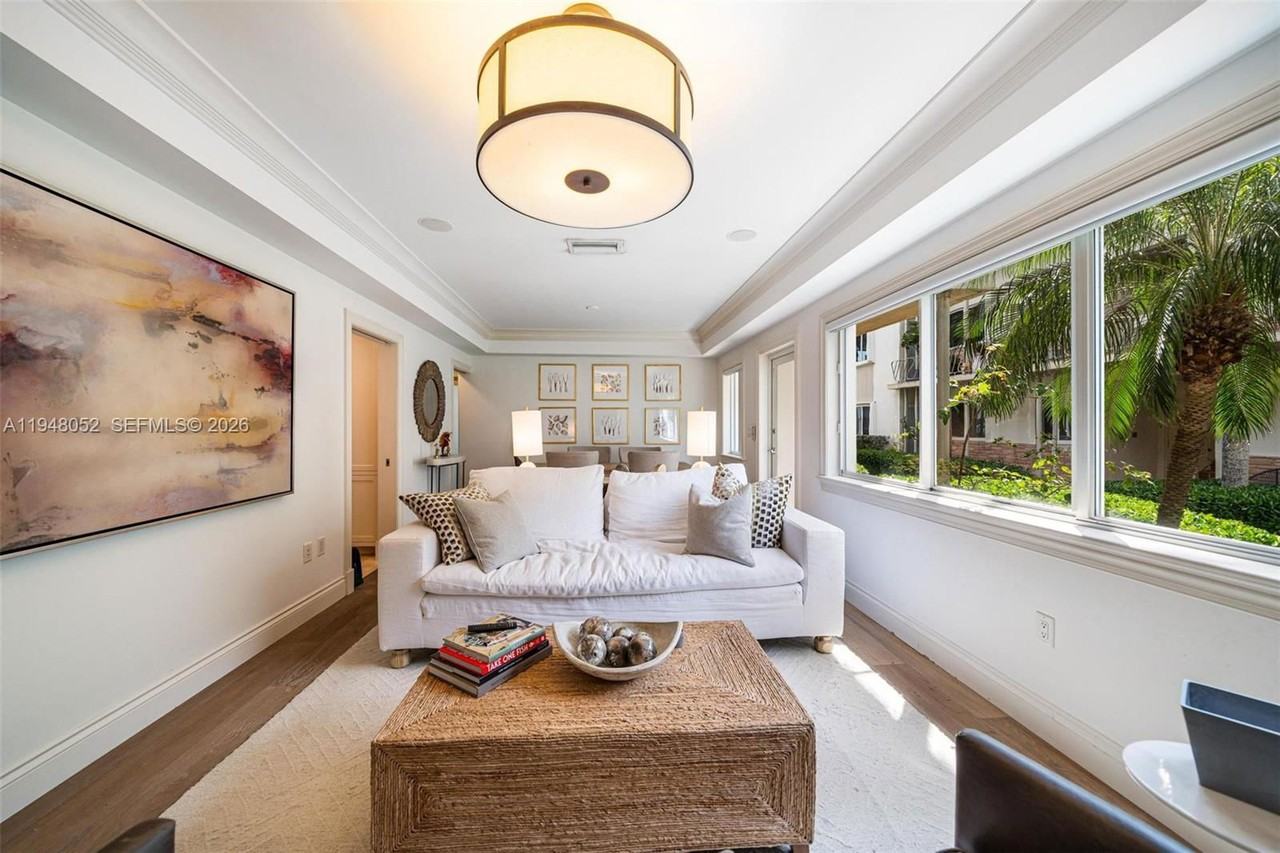 1130 Venetian Way #1E - Photo 5 of 8