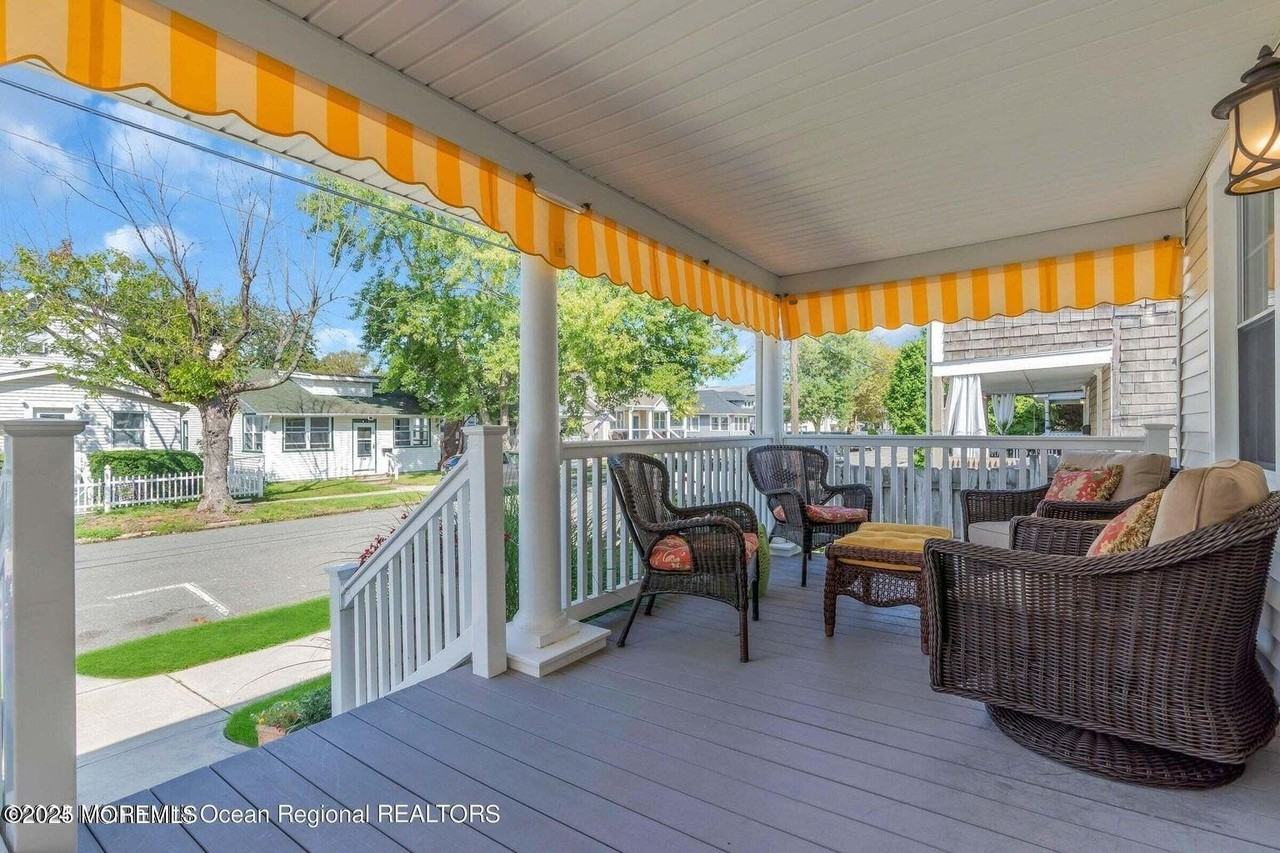 321 14th Ave - Photo 3 of 27