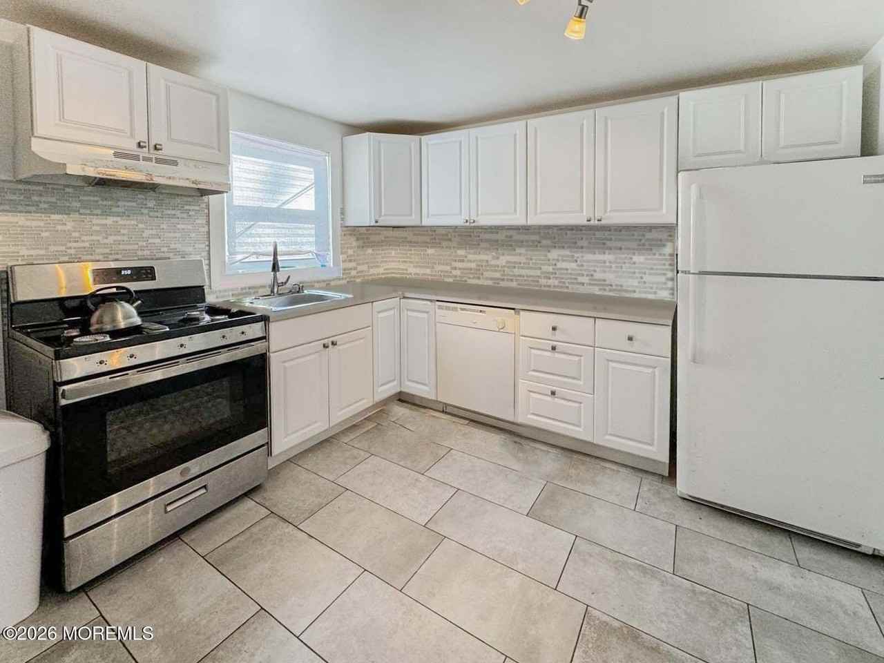 92 Poplar Ave - Photo 3 of 3