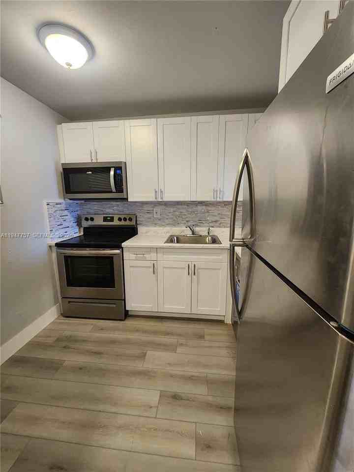 11309 Sw 200th St #303C - Photo 3 of 8