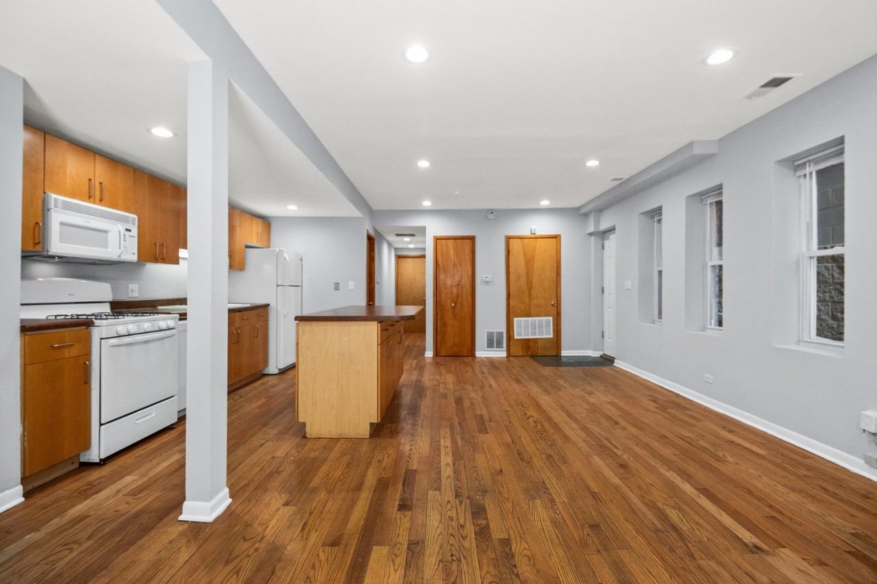 2118 N Hoyne Ave Unit G #G - Photo 3 of 16