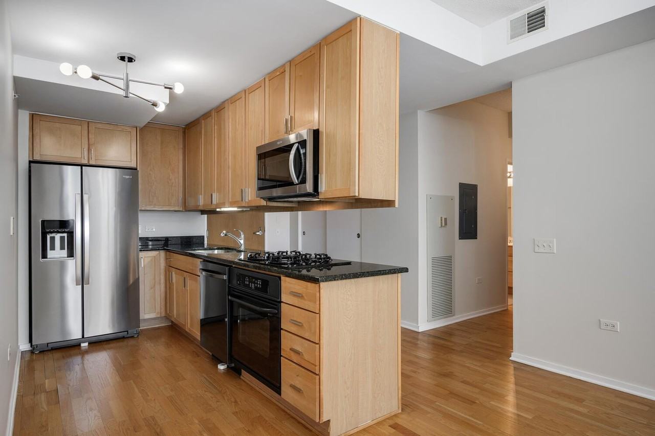 9655 Woods Dr Unit 1809 #1809 - Photo 7 of 26