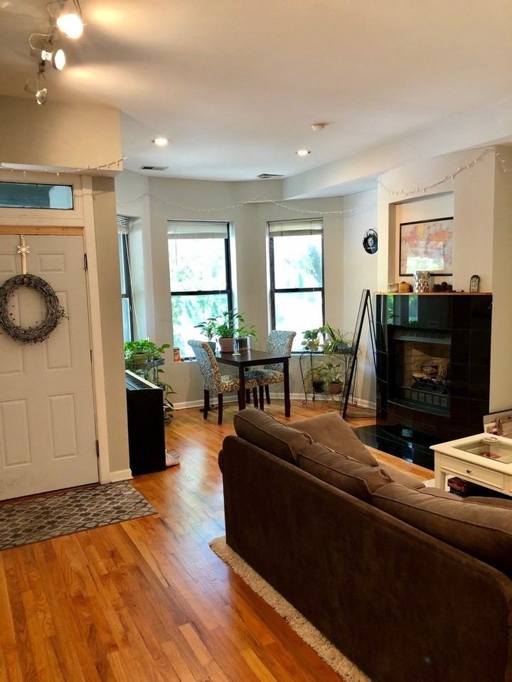 1931 N Hoyne Ave Apt 1 #1 - Photo 2 of 13