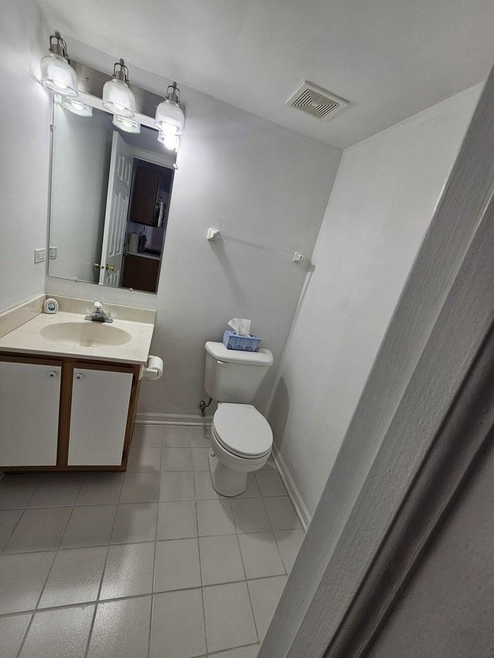 1327 Sugar Ct Unit 1327 #1327 - Photo 5 of 15