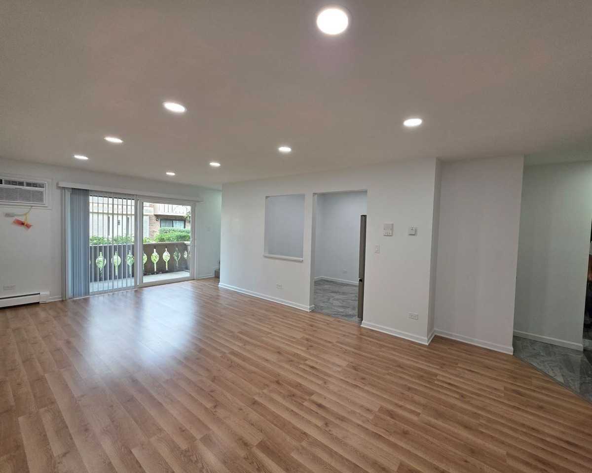 6 Parkside Ct Apt 2 #2 - Photo 2 of 12