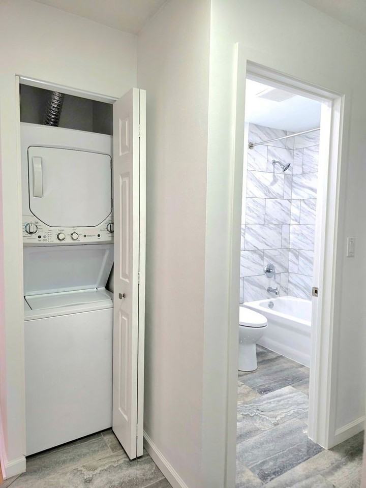 6 Parkside Ct Apt 2 #2 - Photo 5 of 12