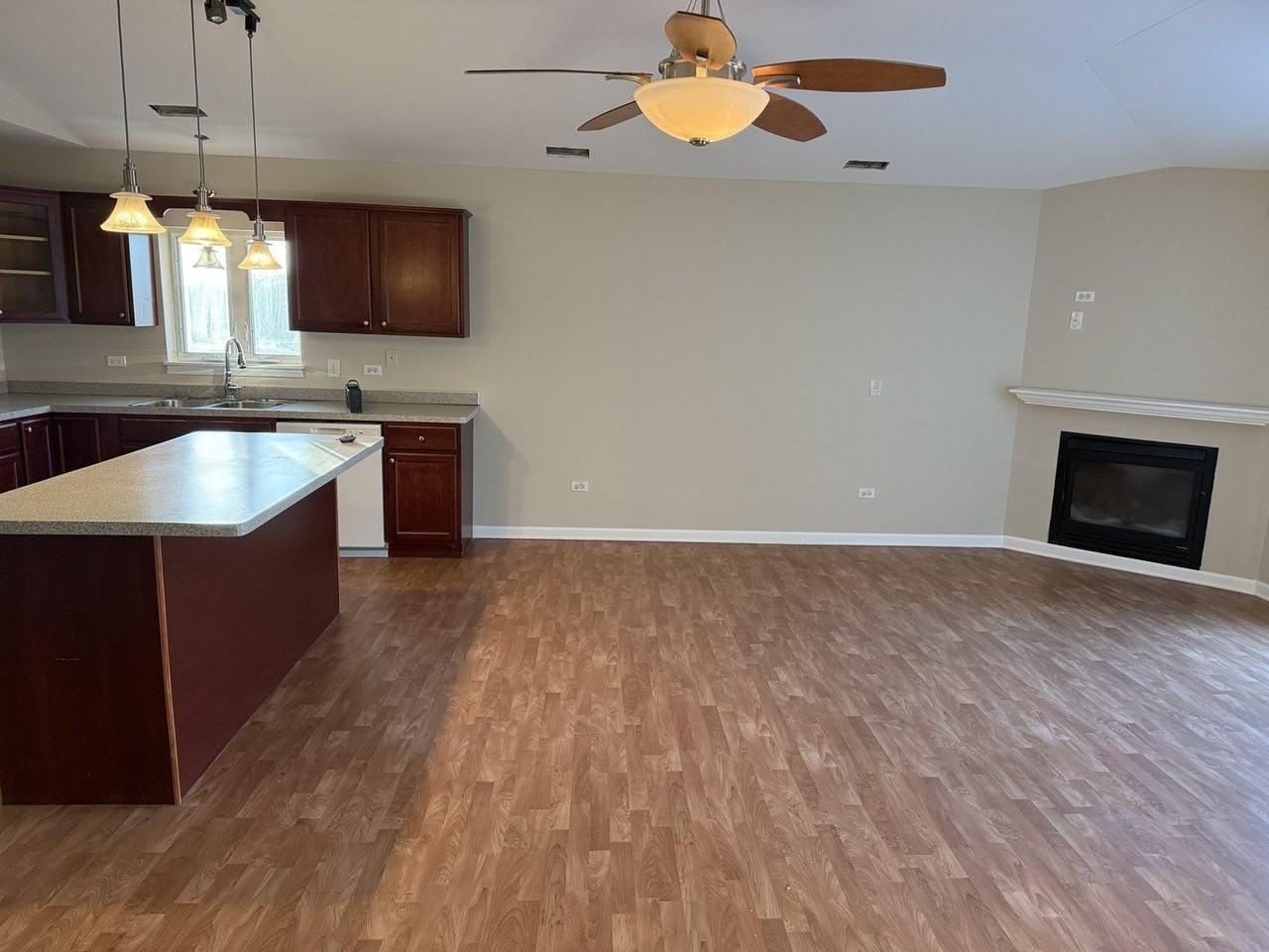 5119 159th St Apt 3nw #3NW - Photo 3 of 12