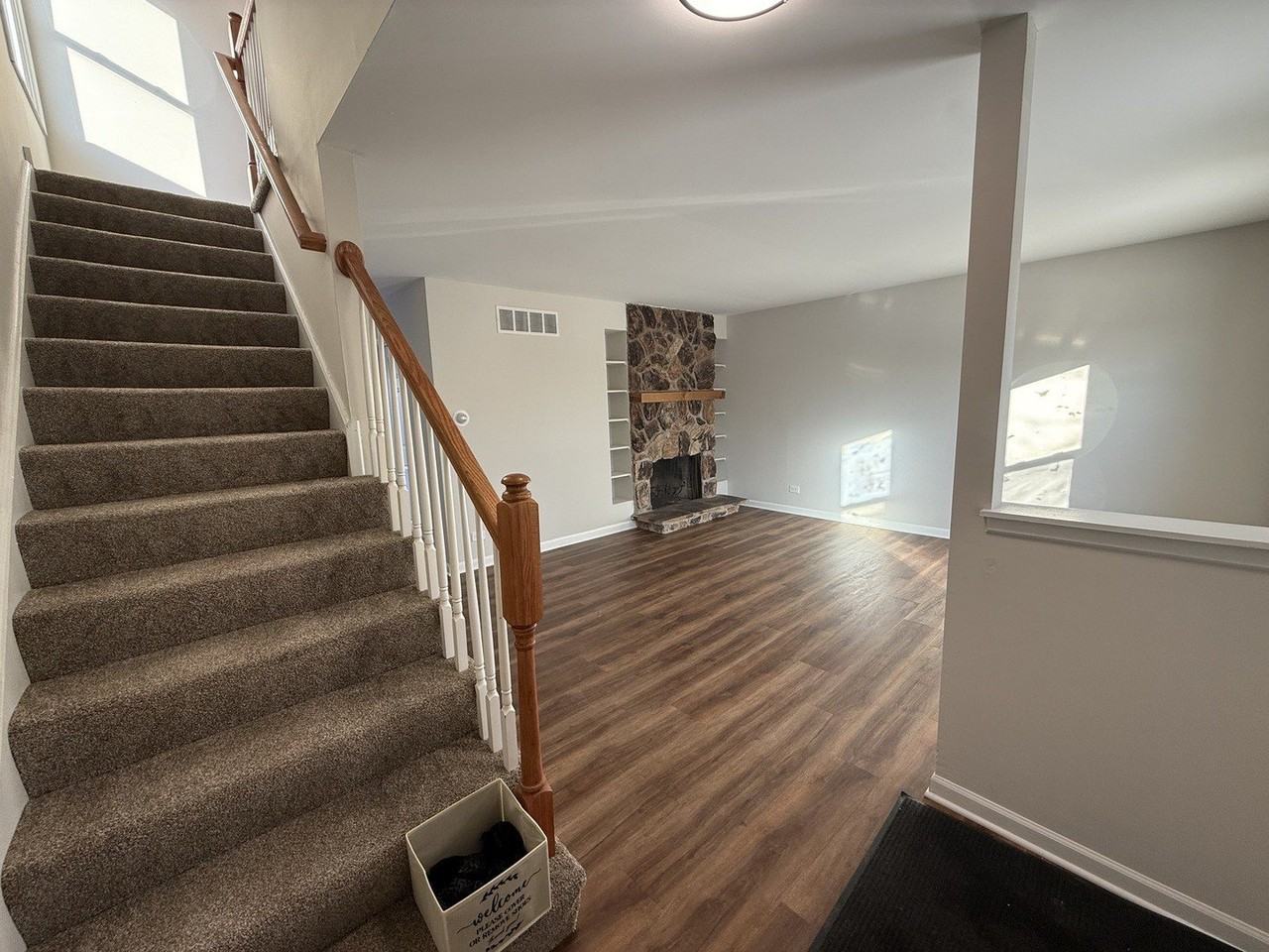 1333 Petersburg Ct - Photo 2 of 16