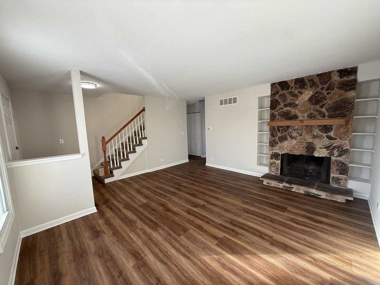 1333 Petersburg Ct - Photo 3 of 16