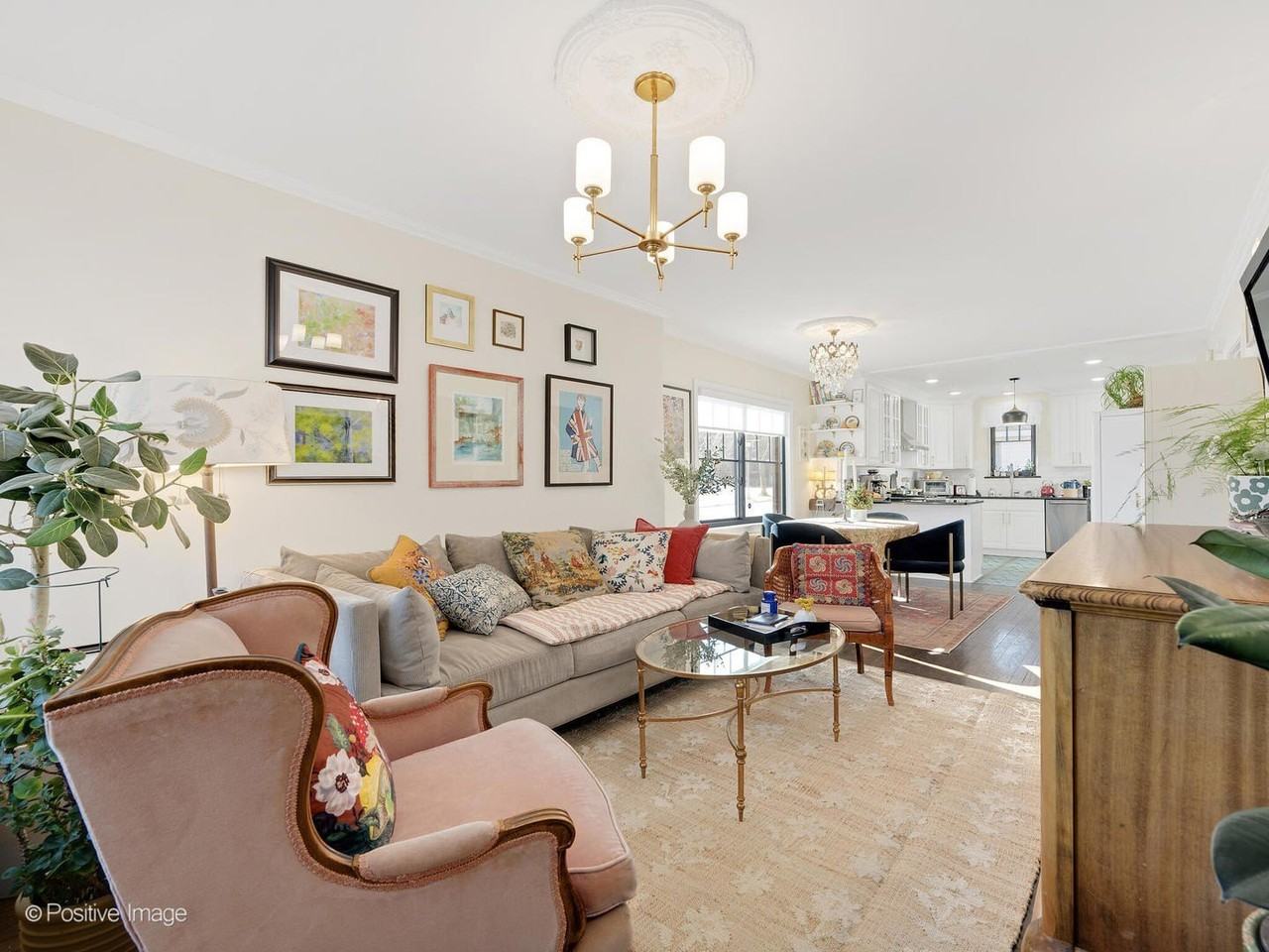 318 Bluff Ave - Photo 2 of 20