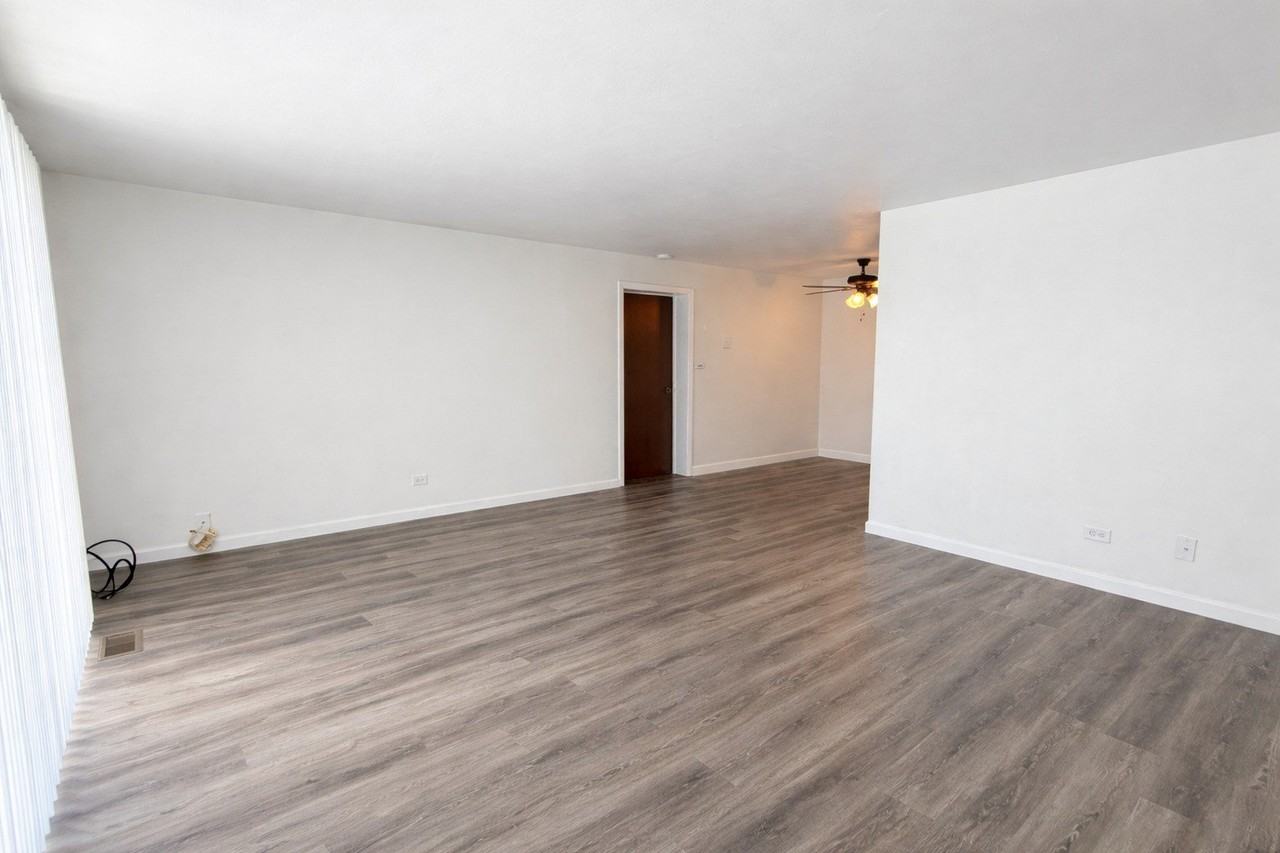 1313 Wakeby Ln Unit 1313 #1313 - Photo 5 of 17