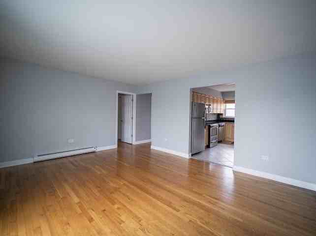 6450 S New England Ave Apt 3b #3B - Photo 2 of 9