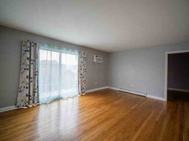 6450 S New England Ave Apt 3b #3B - Photo 3 of 9