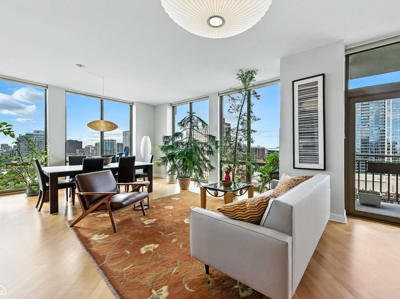 1335 S Prairie Ave Unit 1706 #1706 - Photo 2 of 19