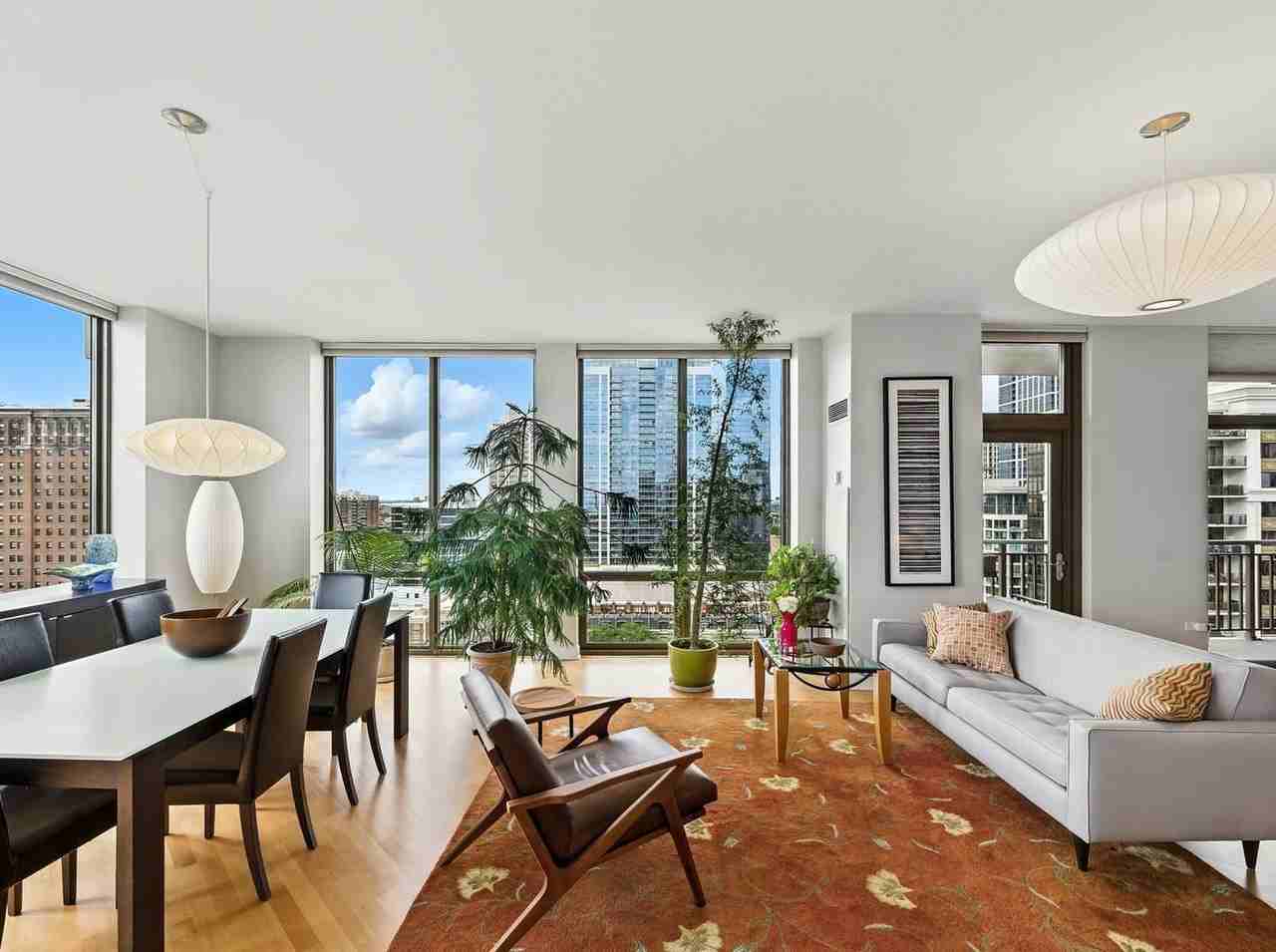 1335 S Prairie Ave Unit 1706 #1706 - Photo 3 of 19