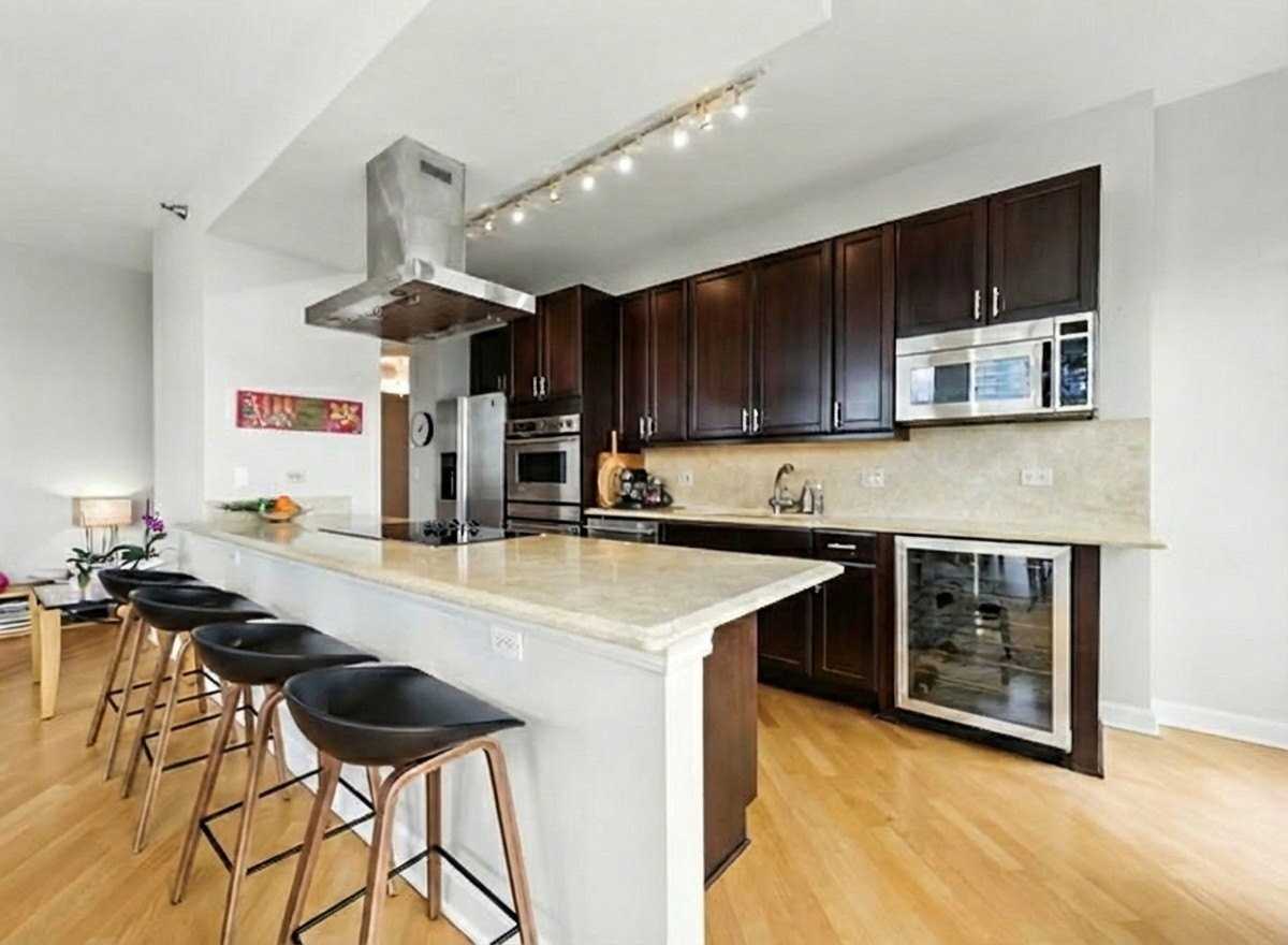 1335 S Prairie Ave Unit 1706 #1706 - Photo 5 of 19