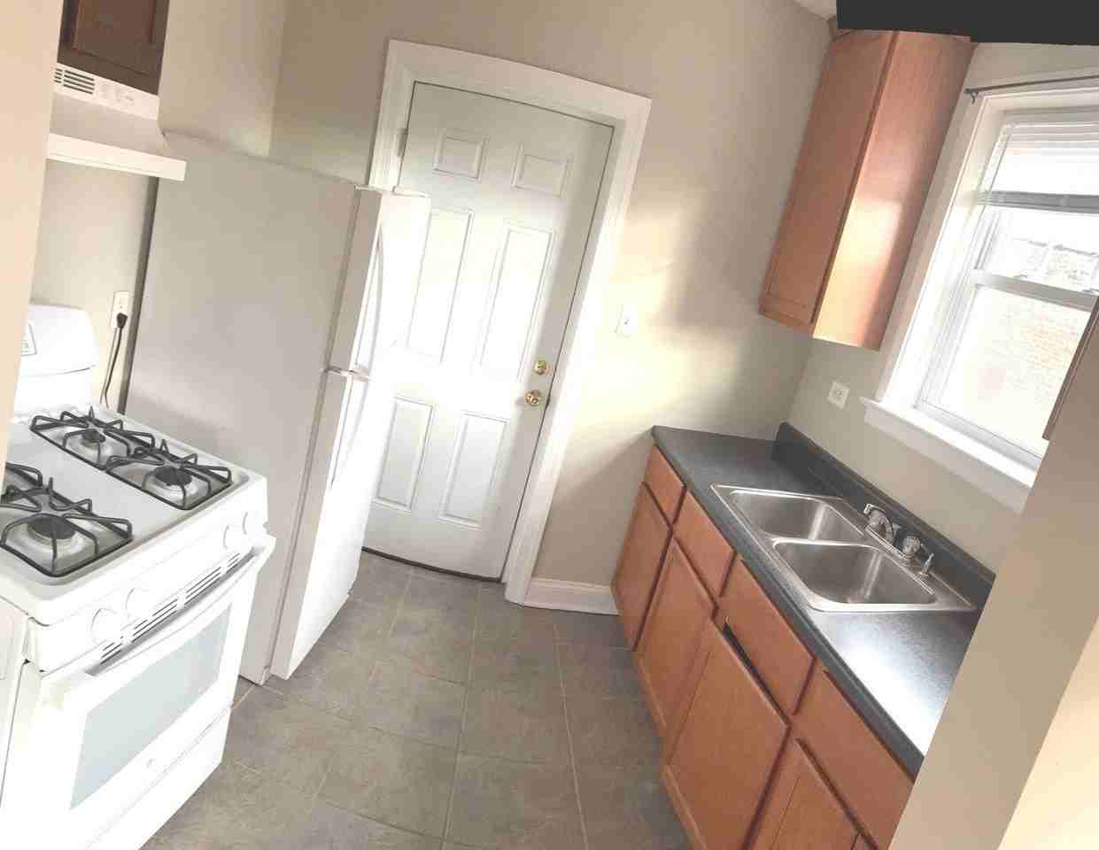 3906 N Central Ave Apt 2b #2B - Photo 4 of 8