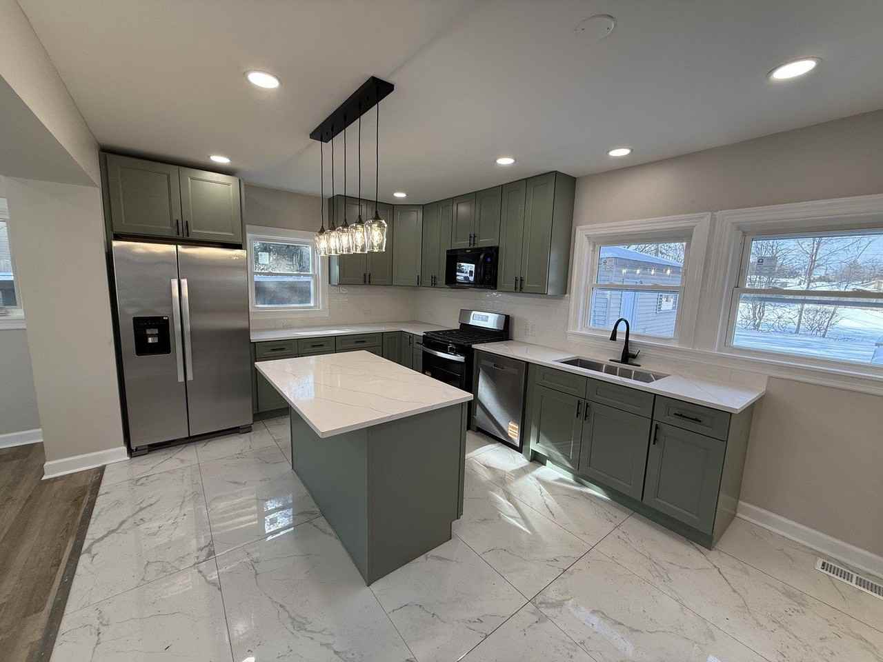 408 E End Ave - Photo 4 of 16